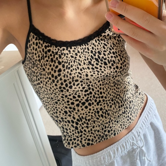 Brandy Melville Tops - Brandy Melville cheetah print tank